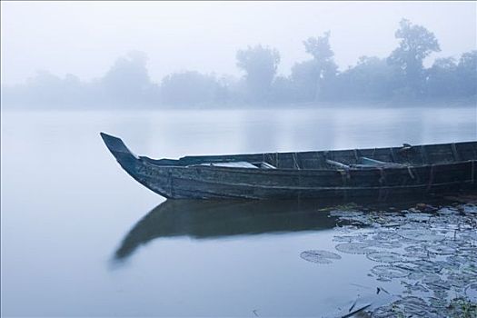 独木舟,晨雾,吴哥,柬埔寨