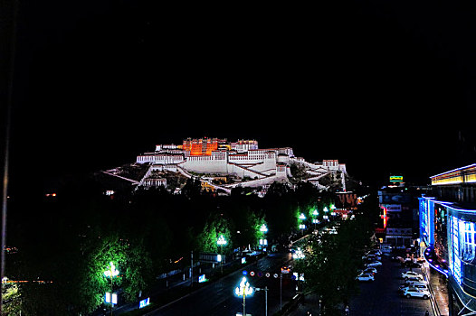布达拉宫夜景图3-1