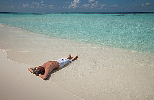 老人,躺着,海滩,马尔代夫