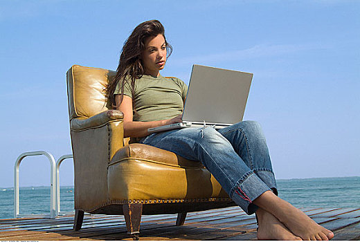 女人,码头,笔记本电脑,椅子