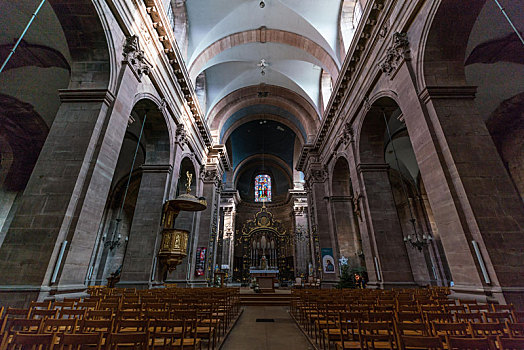 欧洲法国古老的教堂内部景观