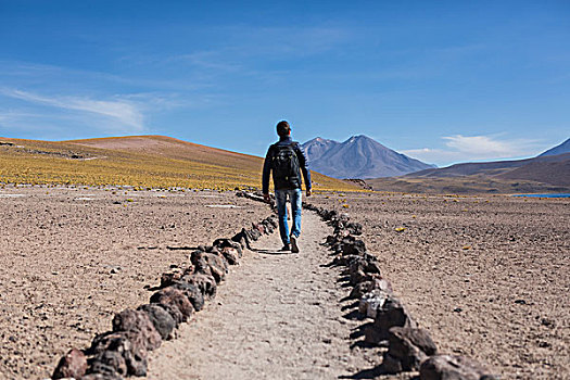 男人,走,小路,沙子,荒芜,佩特罗,阿塔卡马沙漠,智利
