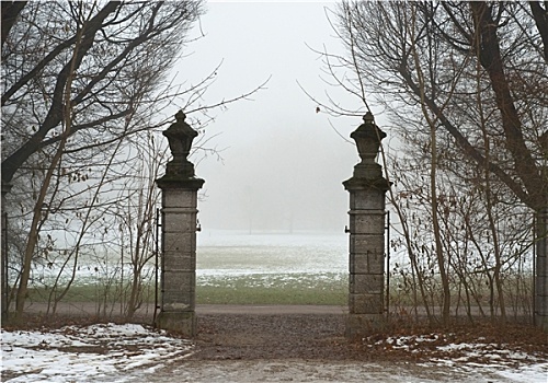 大門,霧狀,地點
