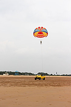 海边飞伞