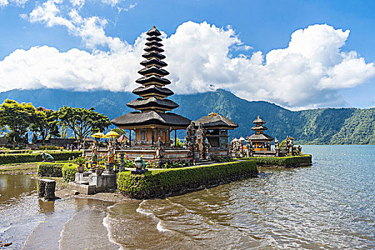 普拉布拉坦寺,布拉坦湖,巴厘岛,印度尼西亚