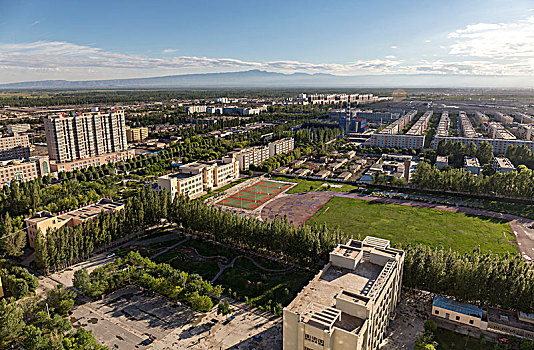 新疆和静县
