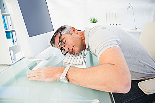 男人,玻璃,睡觉,键盘