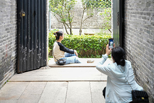 羊城广州阴天的陈家祠古建筑群特写