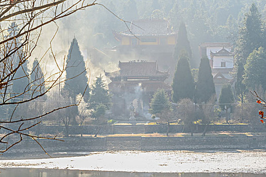 树,蓝,背景,池塘,倒影,烟,枯枝,寺庙,太阳,阳光,水,岸,淤泥,泥潭,村庄,山岗