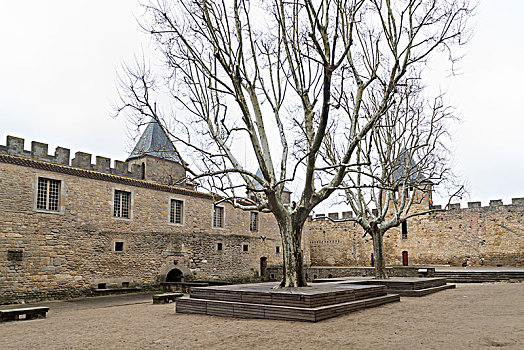 法国卡尔卡松古堡庭院