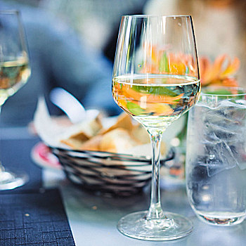 玻璃,白葡萄酒,户外,桌子