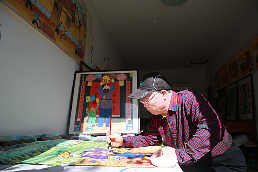 山东省日照市,68岁退休教师,用丹青妙笔记录农村生活巨变
