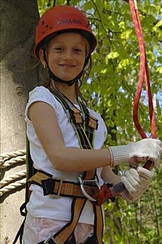 女孩,攀登器材,攀登,树林,威斯巴登,德国