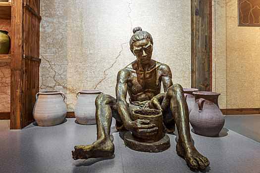 古人制作陶器雕塑,山东省齐鲁酒地酒文化博物馆
