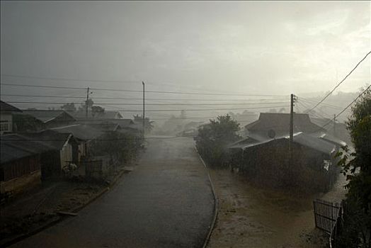 下雨,季节,重,雨,锡,屋顶,街道,禁止,老挝,东南亚