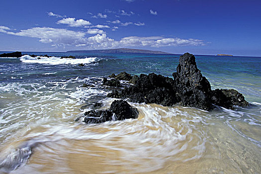 美国,夏威夷,毛伊岛,麦肯那,海滩,海浪,岩石上
