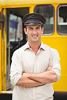微笑,巴士司机,看镜头