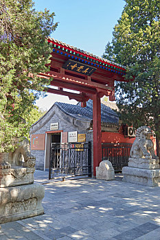 北京石刻艺术博物馆里的大门