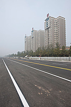 新修建的城市公路