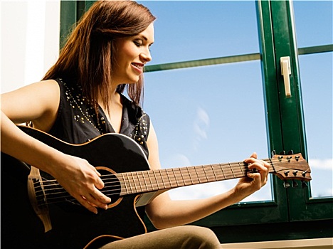 微笑,女人,弹吉他,窗
