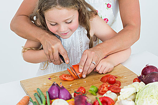 母亲,帮助,微笑,女儿,切削,西红柿