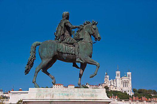 骑马雕像,路易十四,地点