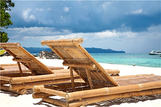木质露台,椅子,海滩
