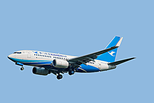 廈門航空的飛機正降落重慶江北機場