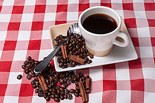 咖啡杯,咖啡豆,一杯咖啡,盘子,束,肉桂棒