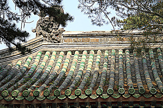 北京戒台寺灰色的屋顶