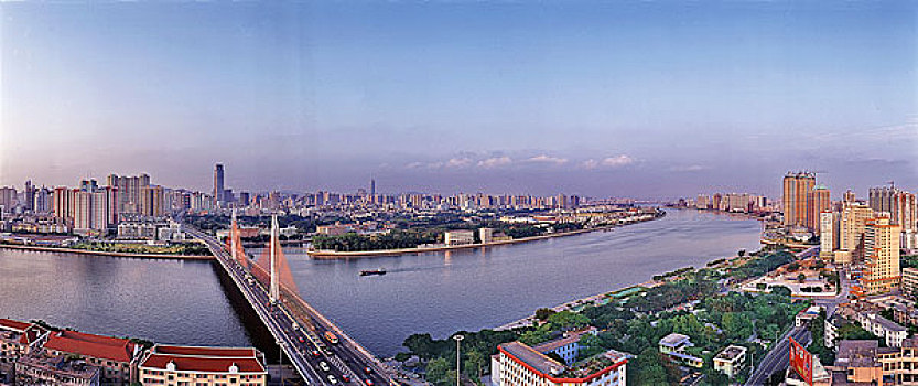 广州珠江日景