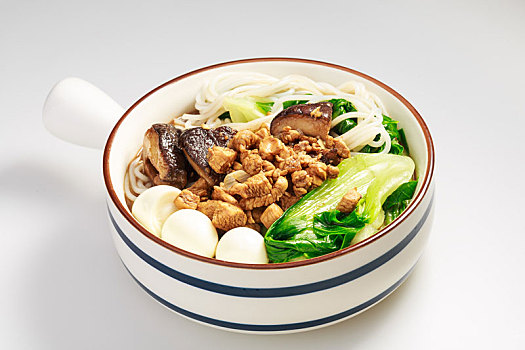 家常膳食油菜香菇鸡丁米线