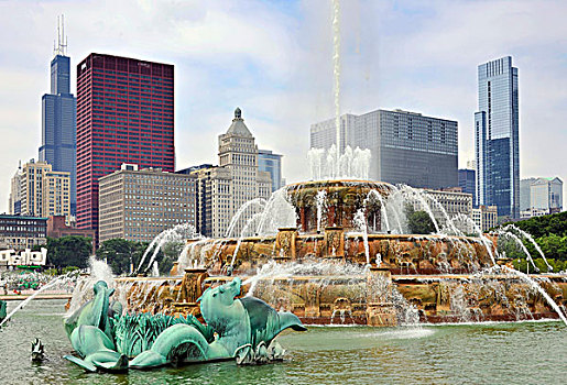 白金汉喷泉,格兰特公园,正面,天际线,塔,中心,千禧年,公园,建筑,城市,芝加哥,伊利诺斯,美国