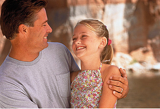 父亲,女儿,搂抱,鲍威尔湖,亚利桑那,美国