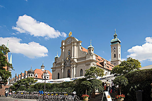 教堂,维克托阿灵广场集市,慕尼黑,巴伐利亚,德国,欧洲