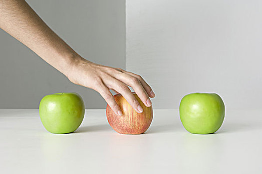 三个,苹果,手,选择,红苹果