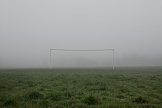 足球,球门柱,雾气
