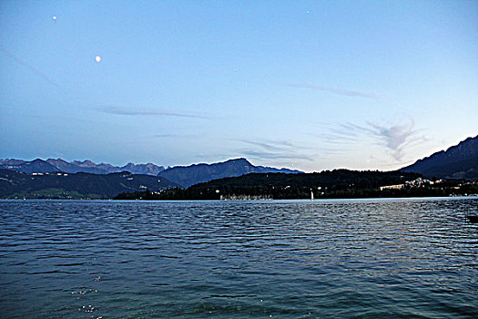 瑞士琉森湖的傍晚