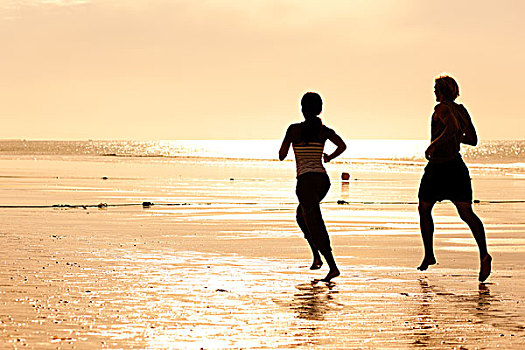 年轻,运动,情侣,慢跑,海滩,日落