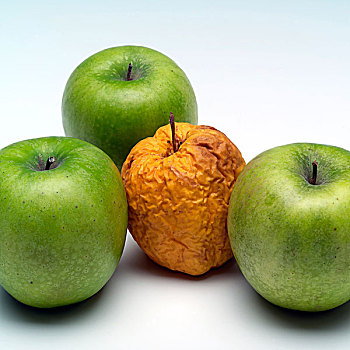 三个,澳洲青苹果,苹果,一个,金色,褶皱