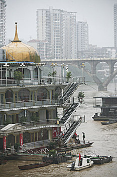 江上的建筑,重庆江津区