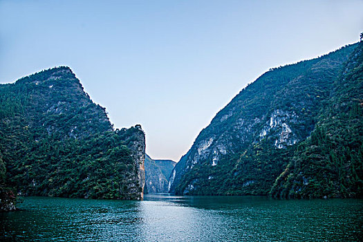 湖北巴東神農溪風光