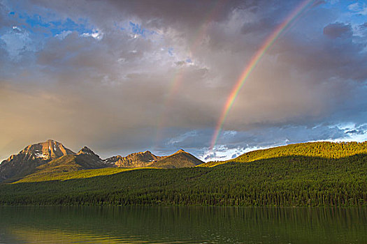 一对,彩虹,生动,湖,冰川国家公园,蒙大拿,美国