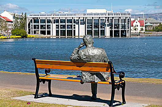雕塑,诗人,坐,长椅,城市,湖,公园,雷克雅未克,后面,左边,冰岛,欧洲