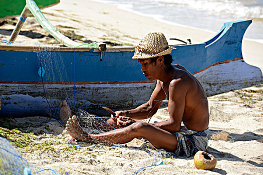 渔民,修理,网,库塔,海滩,南海岸,龙目岛,岛屿,印度尼西亚,东南亚
