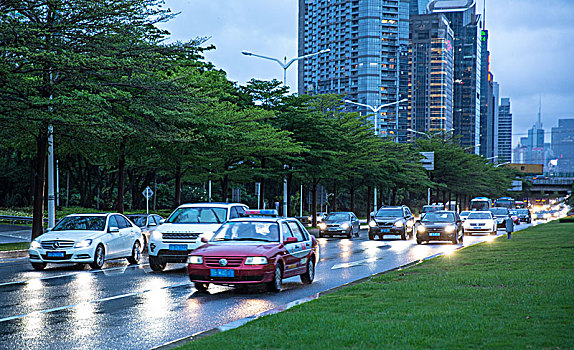 雨天城市交通路况