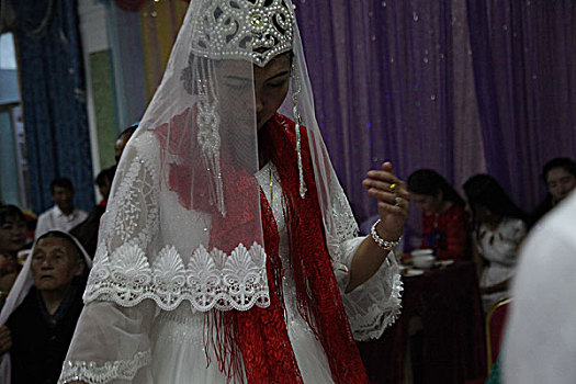 哈萨克族婚礼舞蹈