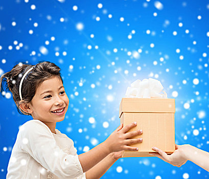 休假,礼物,圣诞节,孩子,人,概念,微笑,小女孩,礼盒,上方,蓝色,雪,背景