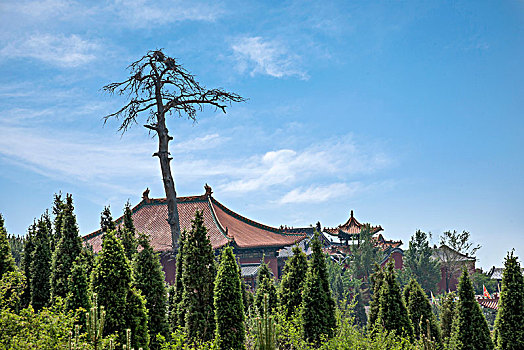 眺望北岳恒山真武庙寺院