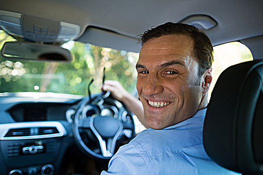 驾驶员,看镜头,微笑,正面,座椅,汽车